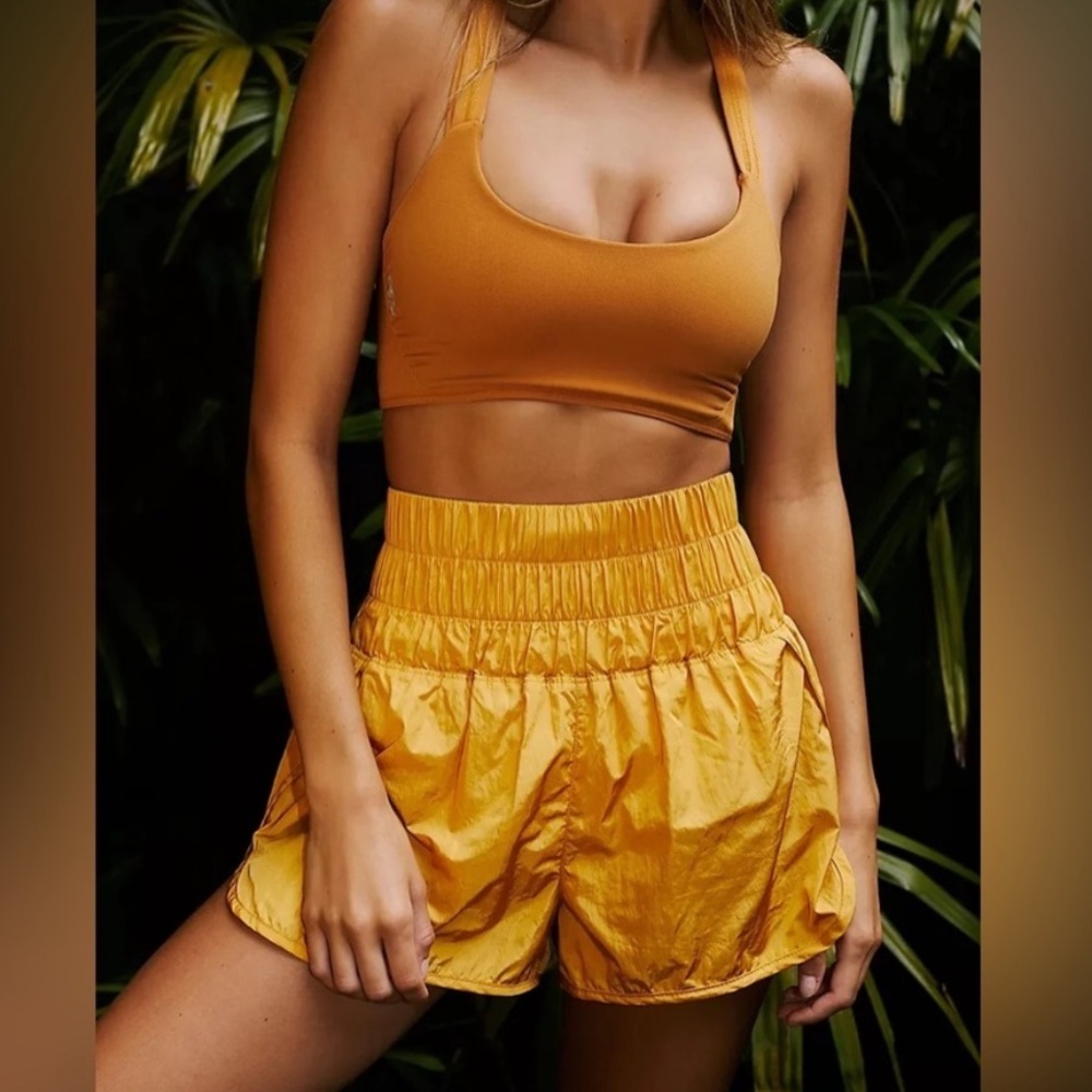nwt FREE PEOPLE Movement The Way Home High Waisted Active Shorts in Gold